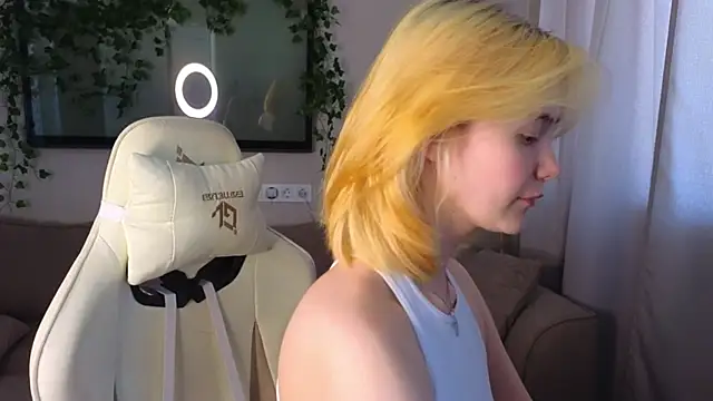 Emily Miu online show from June 20, 3:32 am