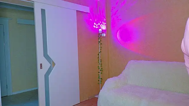 SweeetMia online show from June 18, 2:57 am