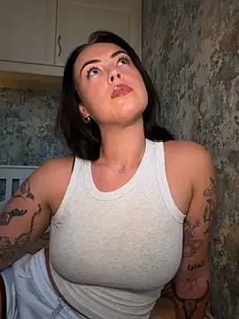 champagnebratt online show from June 16, 8:32 pm
