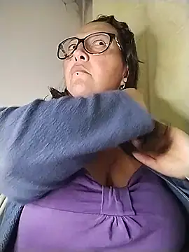  Saraqueen-- online show from July 12, 2:12 am