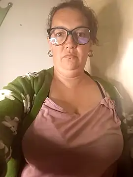  Saraqueen-- online show from July 31, 1:39 am