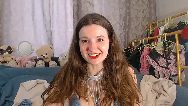ChloeBrooklyn online show from June 28, 12:23 pm