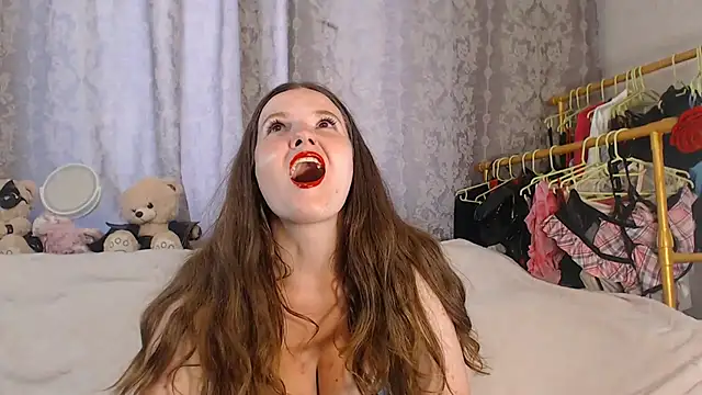 ChloeBrooklyn online show from July 2, 10:21 am