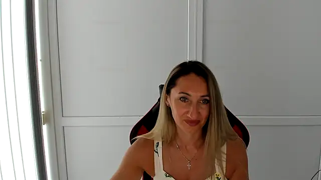 LilyDreamm online show from July 18, 11:57 am