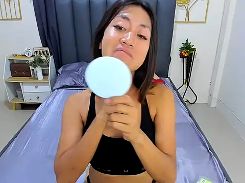 Hannah Louissexxx online show from July 12, 11:05 pm