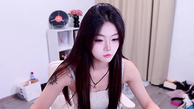 Sultry-01 online show from August 6, 10:11 am
