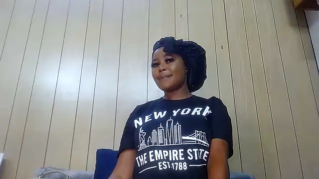 spicykittyy online show from July 4, 8:32 am