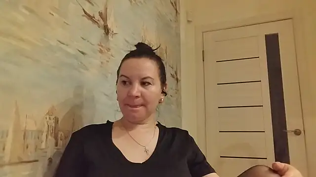 Lauralison online show from July 12, 9:37 pm