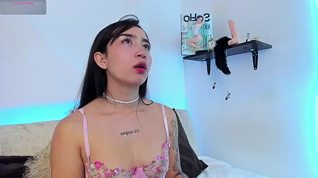 Ashleygross777 online show from June 25, 8:32 pm