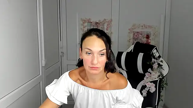 OliviaKateee online show from August 6, 12:23 pm
