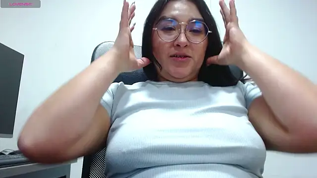 strawcream22 online show from July 28, 7:50 pm