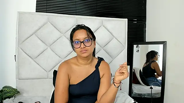 azul moonn online show from July 19, 4:37 am