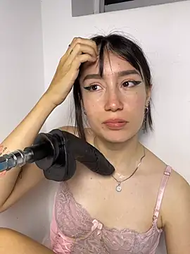 im lizzy17 online show from August 1, 8:05 am