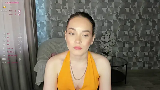 E mil y online show from July 28, 12:48 pm