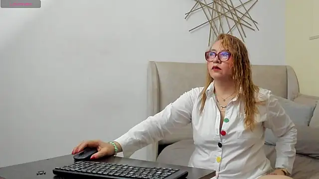 vera  lux online show from July 20, 12:40 pm