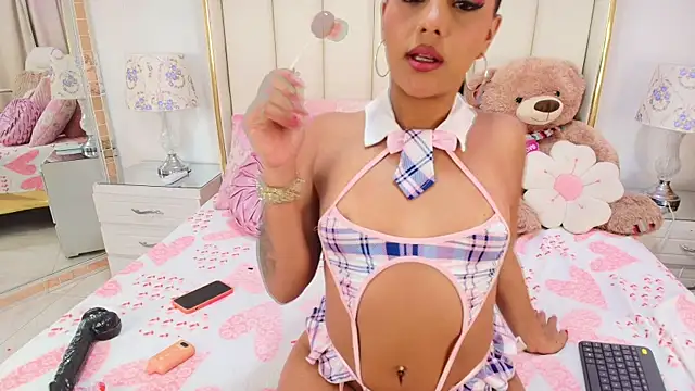 ZoeKiitty online show from July 2, 8:59 pm