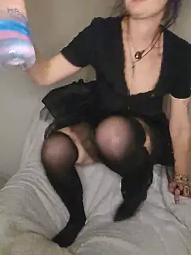 bloom-violetmoon online show from July 22, 9:21 am