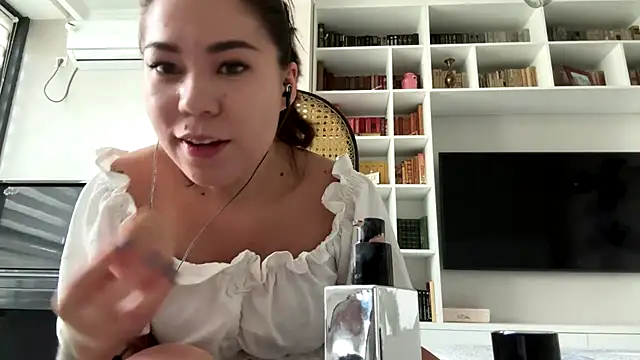 EllianaJess online show from July 13, 4:24 am