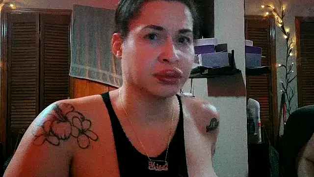 imisamoore69 online show from July 9, 11:50 pm