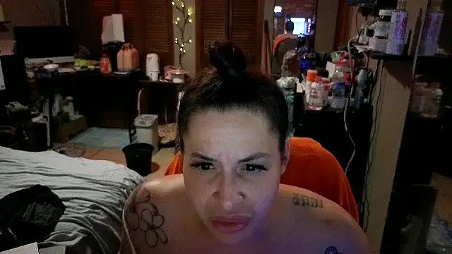imisamoore69 online show from June 15, 1:22 pm
