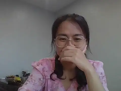 YEYE999999 online show from July 4, 10:55 am