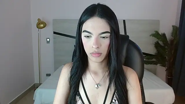 valery restrepo online show from July 17, 9:51 pm