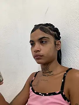 LaReynaZendeyaElite online show from July 15, 11:37 am