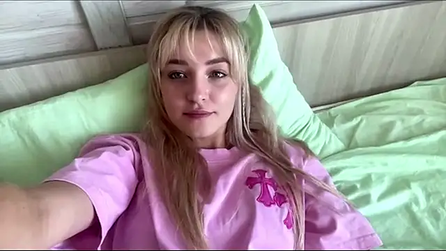 LilEvi online show from July 13, 8:37 am