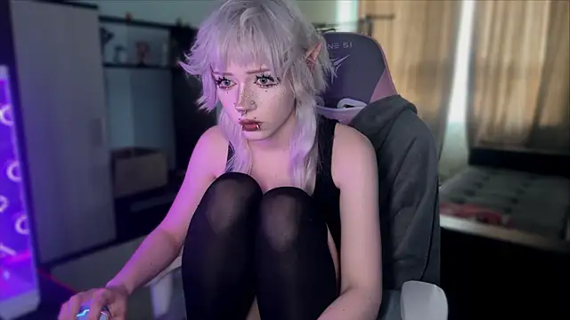 mollycutiestar online show from July 17, 4:21 pm