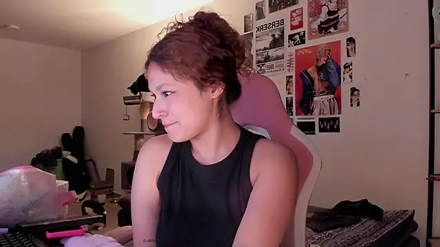 IamNikki online show from July 28, 6:55 am
