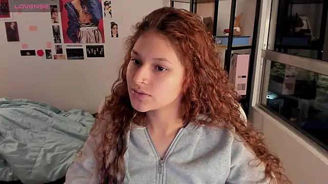 IamNikki online show from August 2, 9:34 am
