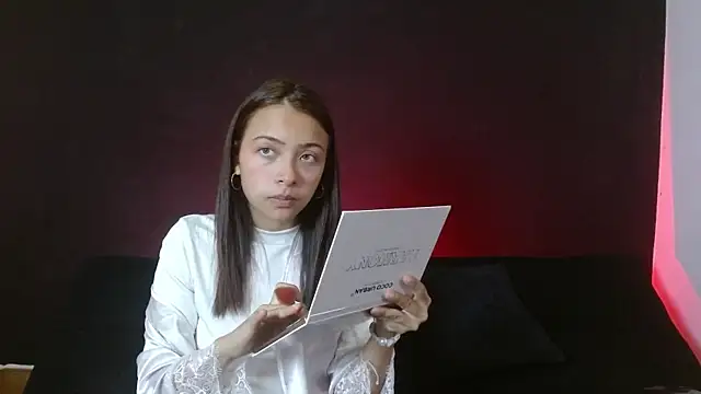 Sofiiamoon online show from July 30, 2:40 pm