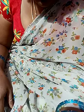 DeviModel143 online show from July 19, 4:42 pm