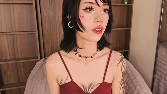 HannahSky  online show from July 30, 11:55 am