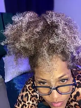 riri brunnete online show from October 9, 7:45 am