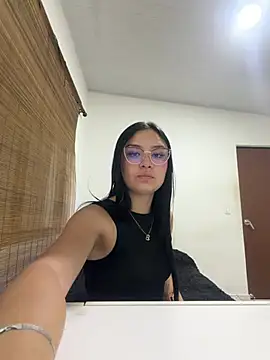 Isa-Gomezz online show from July 30, 3:07 am