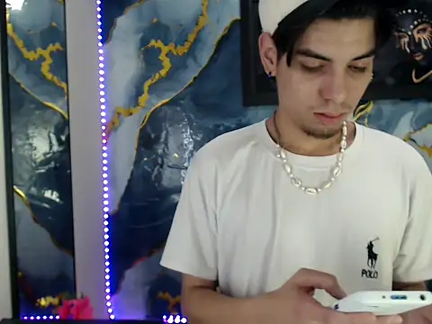 LuxeCouple online show from July 29, 5:18 am