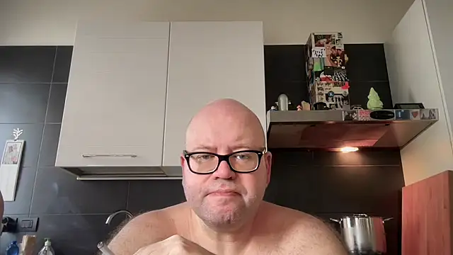 theitalianbear online show from September 22, 3:32 pm