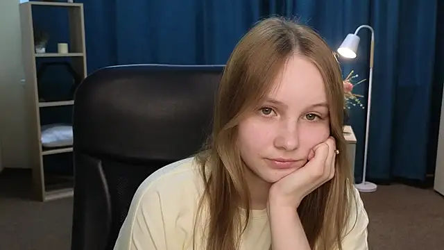 LeighStahl online show from July 28, 3:48 am