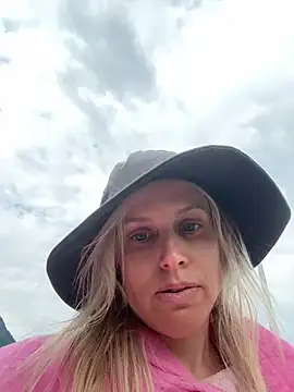 Babe Station online show from August 1, 6:59 am