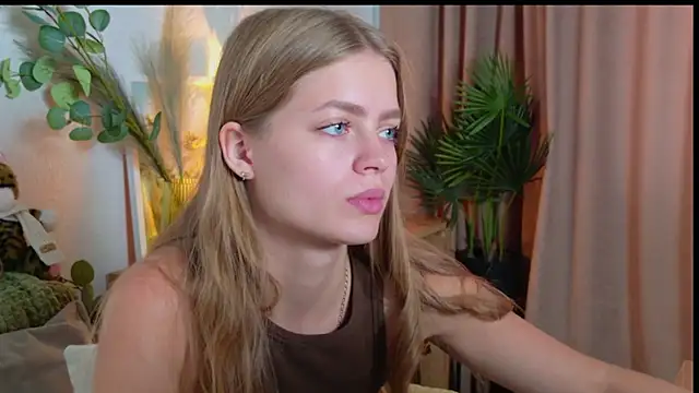 EmillyDiamond online show from July 31, 6:47 am