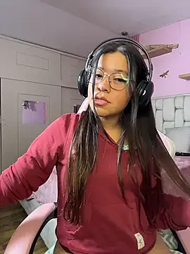Dayan Mora online show from July 28, 1:36 am