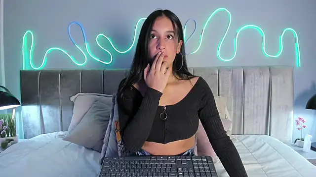 Annie tish online show from August 5, 11:49 am