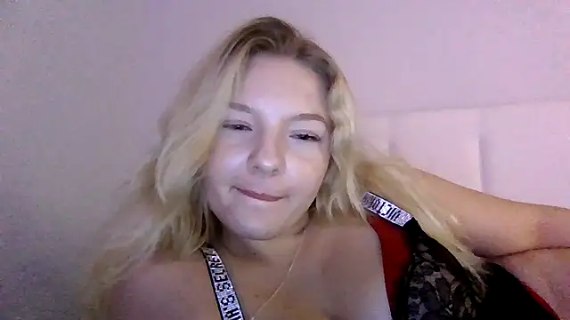 Blucakezz online show from August 4, 8:53 am