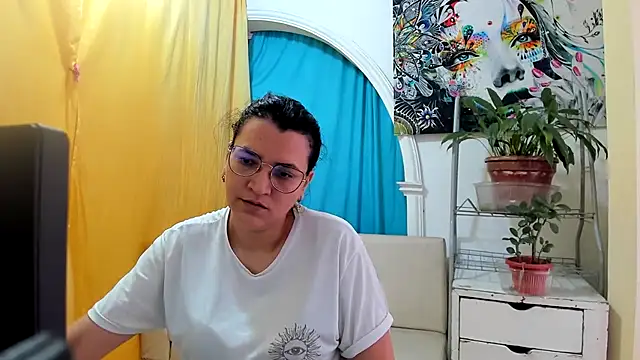 MARILYN GARCIA online show from July 13, 1:34 pm