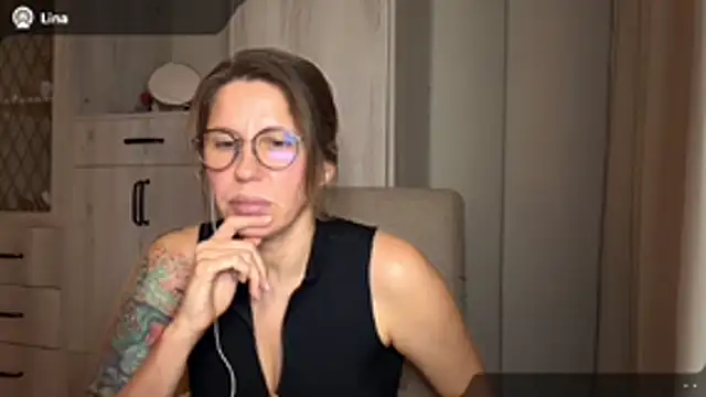 AmieXBunny online show from August 7, 4:14 pm