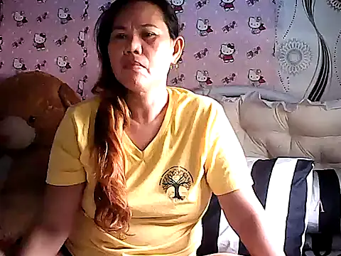 Snapshot of lovely-asian chatting on October 2, 6:18 am lovely-asian online show from October 2, 6:18 am