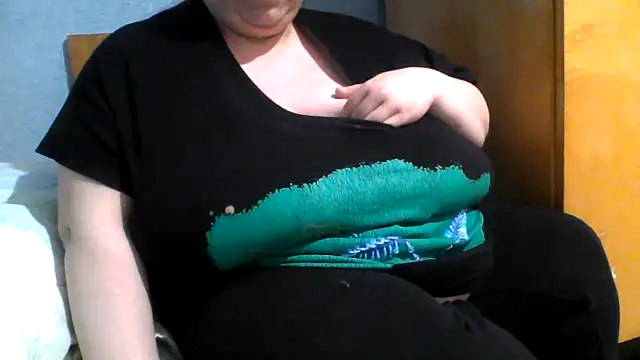 hotbbwAssxx online show from April 28, 7:07 pm