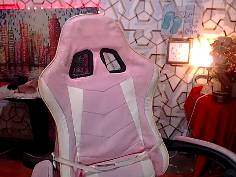 MERRYmeMARIAts online show from May 19, 1:51 pm