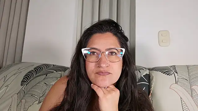 DeesseLuxure online show from February 13, 6:26 am